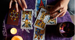 Comment améliorer sa vie au travail avec le tarot professionnel?