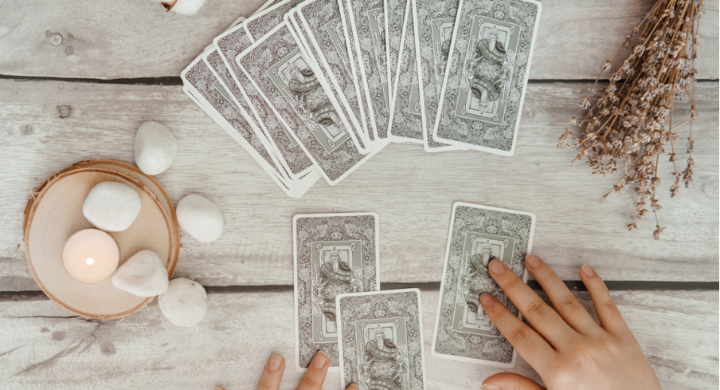 Comment poser les bonnes questions lors d'une lecture de tarot