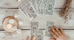 Comment poser les bonnes questions lors d'une lecture de tarot