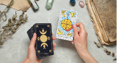 Voyance et Tarot : Un choix crucial entre deux chemins amoureux