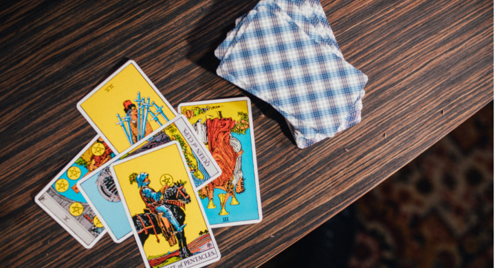 Les 5 Types de Tarot les Plus Utilisés en Voyance