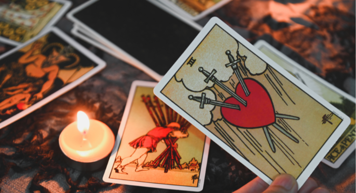 Les cartes de tarot et leurs correspondances astrologiques